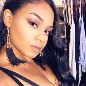 Meet your Posher, Samantha